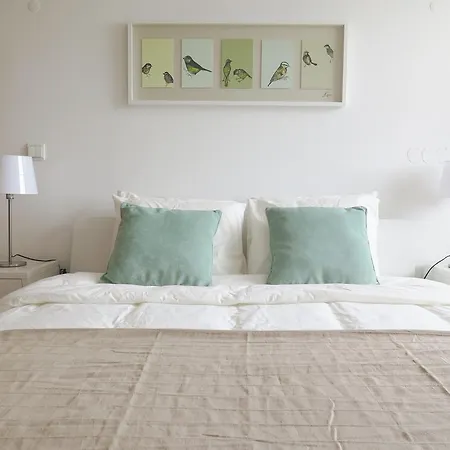 Charming - 2 Bedrooms & Garage Appartement *